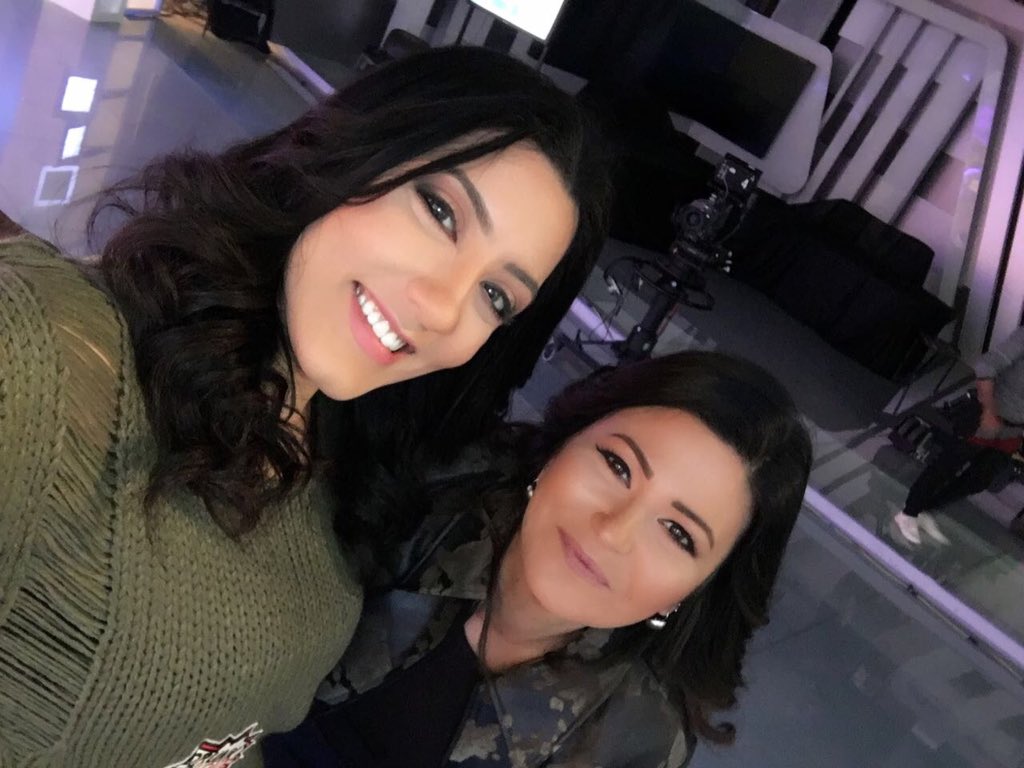 dinaadel87's tweet photo. #DinaAdel @Dina_AOfficial 😍
#رابطة_الجيش_الديناوي  😌😌
😍😍😍🙈 
#يوم_حلو🎸
https://t.co/WY5DbtXtww https://t.co/qt42RdHkNc