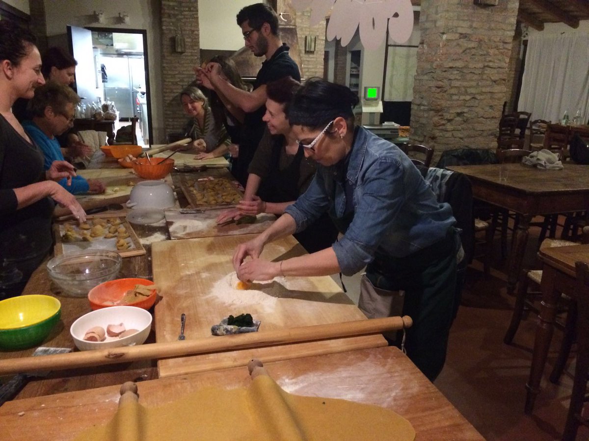 poderescroce's tweet photo. Tutto pronto per il #laboratoriodicucina di domani sera al #PodereSantaCroce
https://t.co/rrimHc24fz
reginacotti@libero.it
051/6637341 https://t.co/PQz3fYePHl
