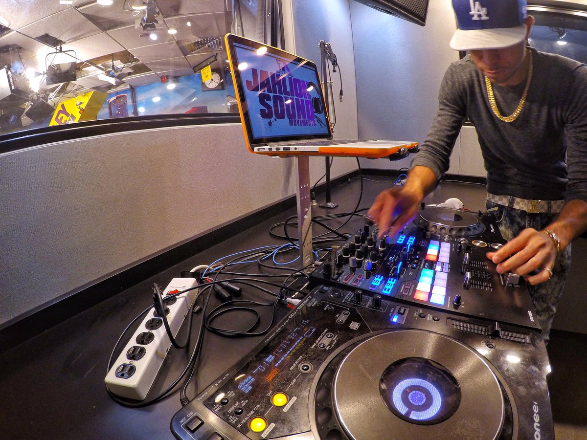 JAHLIONSOUND's tweet photo. Live on @Rsms in a few min! https://t.co/sCJDWFAMgs