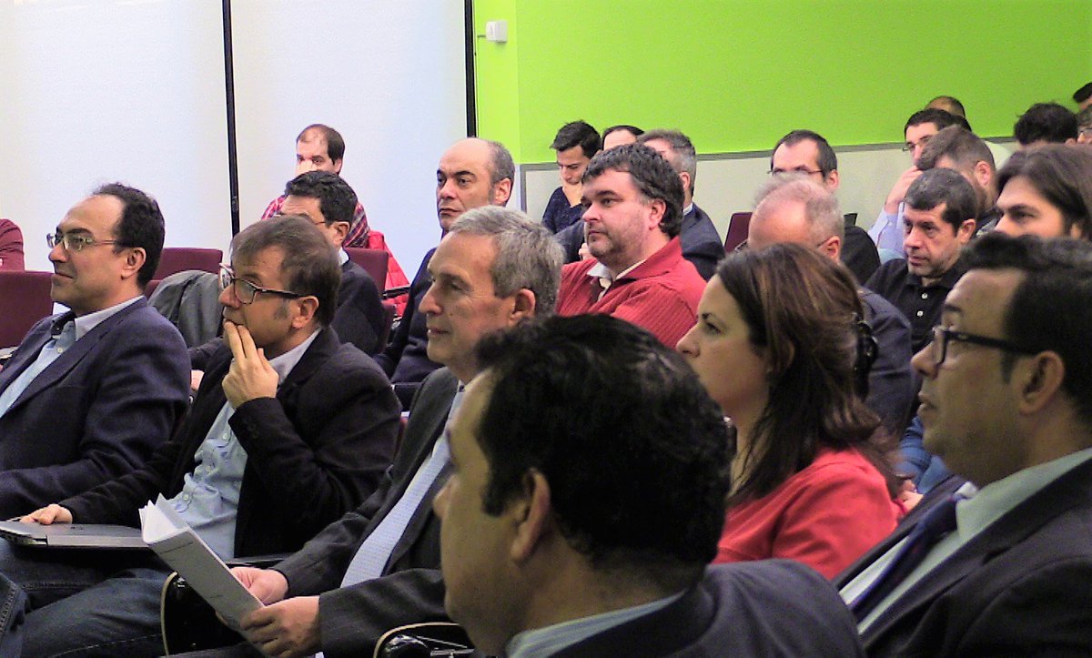 Innobasque's tweet photo. Aforo completo en la jornada-coloquio #Innovación Vasca en la Movilidad e Integración Colaborativa de @Bizkaired e IMTLazarus en @Innobasque https://t.co/B9xYM7HGXF