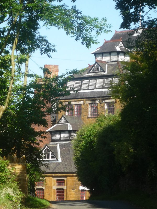 Experience the sights, sounds and smells of brewing Hooky style. Book a tour online today bit.ly/1OBZXAa #craftyhooky #1849