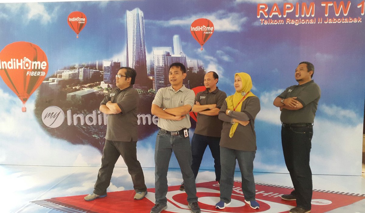 devy248's tweet photo. BPP in action at Rapim TW1 2017. Tahun 2017 tantangan baru, semangat baru...sukses buat Treg II
#RapimTREG2Q12017 
#LivingTheTelkomWayTreg2 https://t.co/onNBYDZF8N