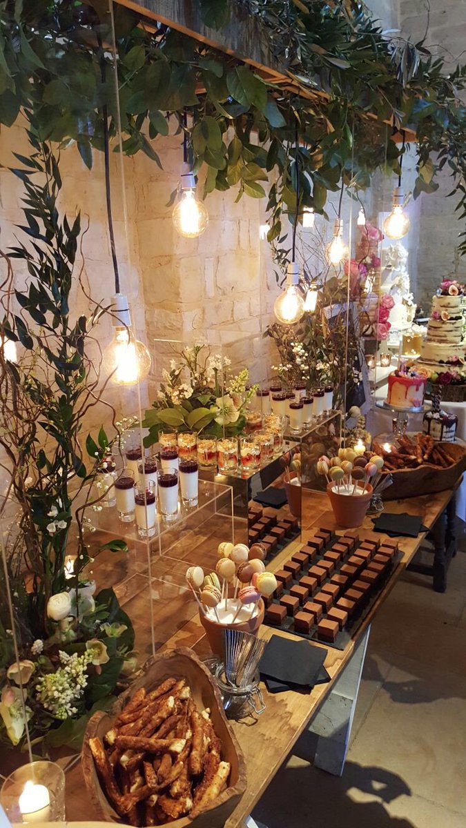 phernlatta's tweet photo. What a fun weekend of wedding fairs @TitheBarn @burycourtbarn @JacarandaCater @edenblooms @JohnnyJacaranda https://t.co/5792OZwexC