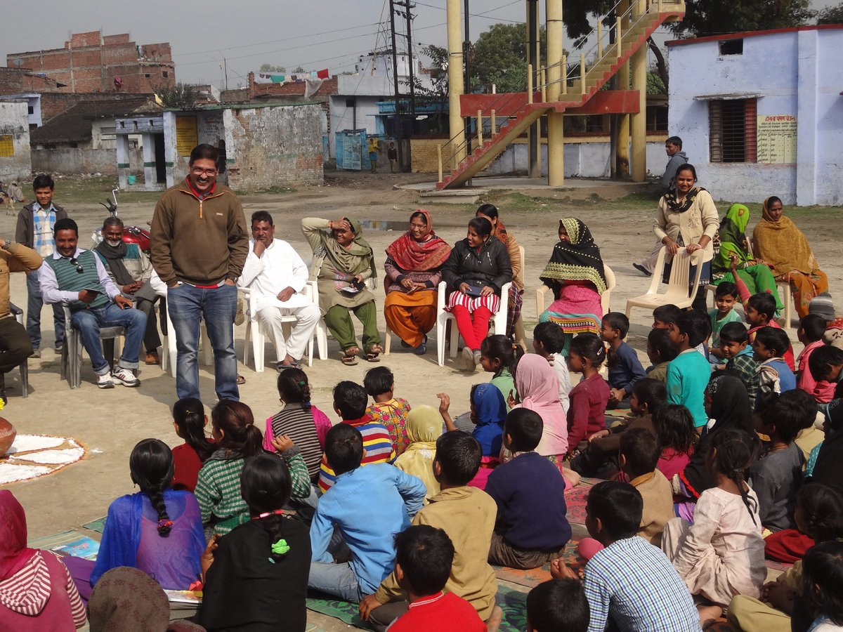 DevInsights1's tweet photo. #MusicForDevelopment Launch at Gambirwa govt prim school Bahraich, kids n teachers thoroughly enjoyed @asadumar87 @swachhbharat @TeamSwachh https://t.co/0whGVUhujf