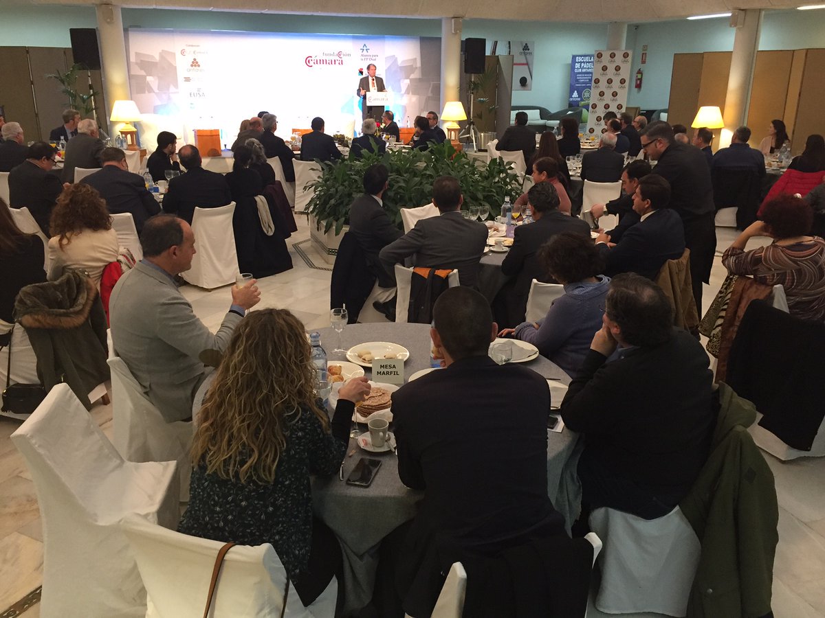 Nuestra Directora <a href="/AnaCirera/">AnaCirera</a> ha asistido hoy al Desayuno “Claves de la Formación Profesional Dual para las Pymes” alianzafpdual.es/event/desayuno…