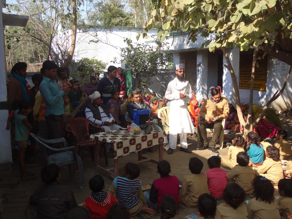 DevInsights1's tweet photo. #MusicForDevelopment Launch at Dhoba govt prim school Bahraich, entire village participated n enjoyed @asadumar87 @swachhbharat @TeamSwachh https://t.co/Z7NeikiwVB