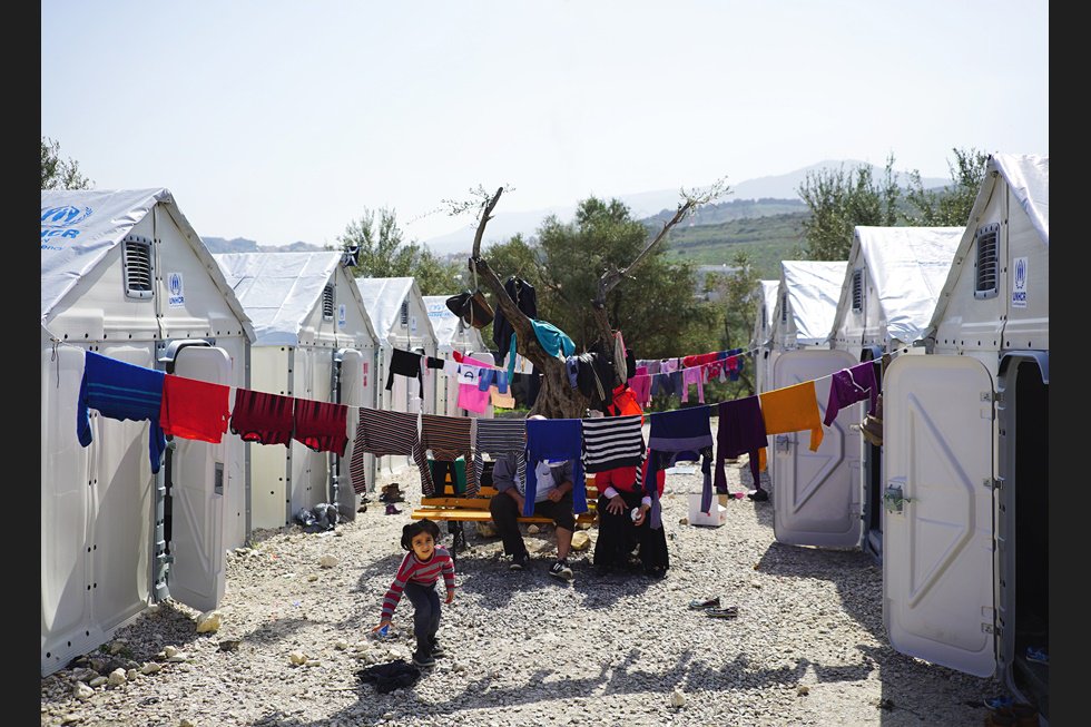 ArchitectsJrnal's tweet image. NEWS: Ikea flat-pack refugee shelter wins @DesignMuseum’s top award #DesignsoftheYear bit.ly/2jPe7JP