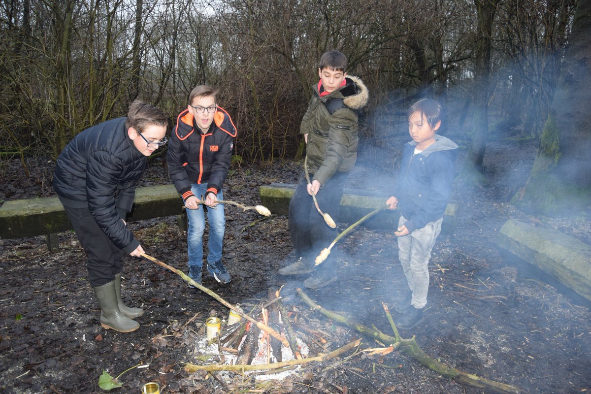 Op onderstaande link foto's van de tweede ranger middag. Brood bakken in het bos. <a href="/Stadennatuur/">Stad & Natuur Almere</a> bit.ly/2kMYZ1g