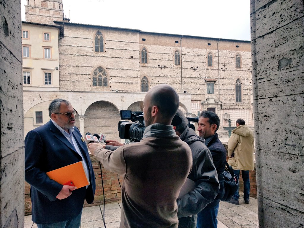 officinefratti's tweet photo. #officinefratti nuovo spazio per la creatività e l'impresa in centro storico a #Perugia oggi la presentazione! https://t.co/wRSpAB7iWM