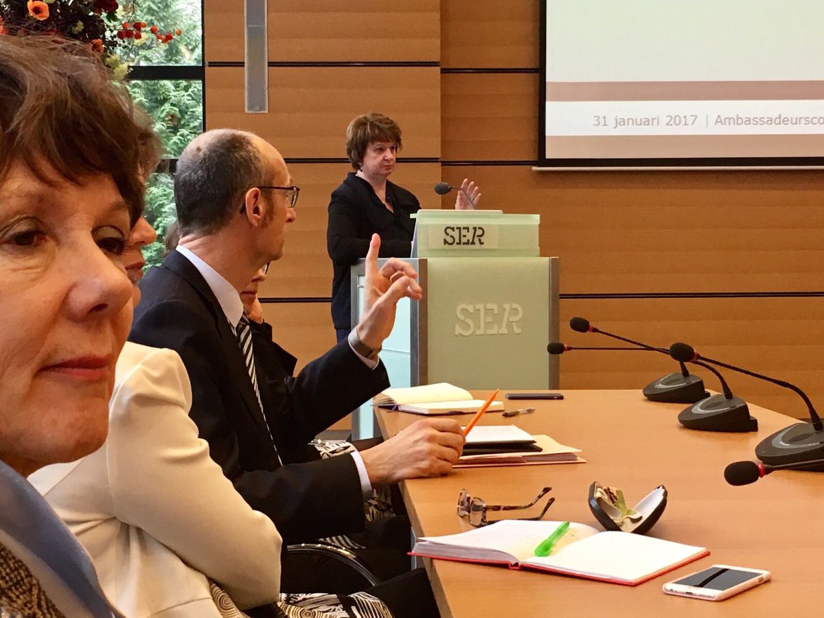 #samenwerken en polderen voor #duurzaamheid <a href="/mariettehamer/">Mariette Hamer</a> legt de #imvo #convenanten aanpak uit op de #NLamb2017 <a href="/MinBZ/">Ministerie van Buitenlandse Zaken</a> <a href="/SER_NL/">Sociaal-Economische Raad (SER)</a>