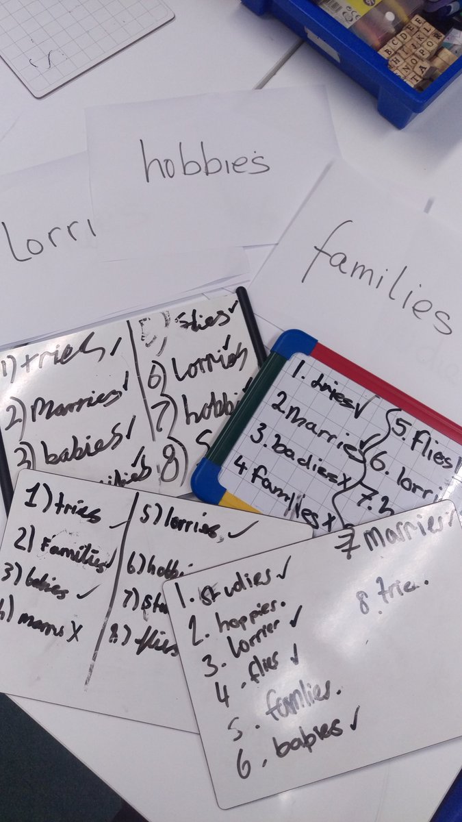 TLCThree's tweet photo. Show and tell with year 8 Literacy withdrawal students @ricardsefa . Using whiteboards to recap on spellings and idioms. @TLCThree https://t.co/8njycJ4x8L