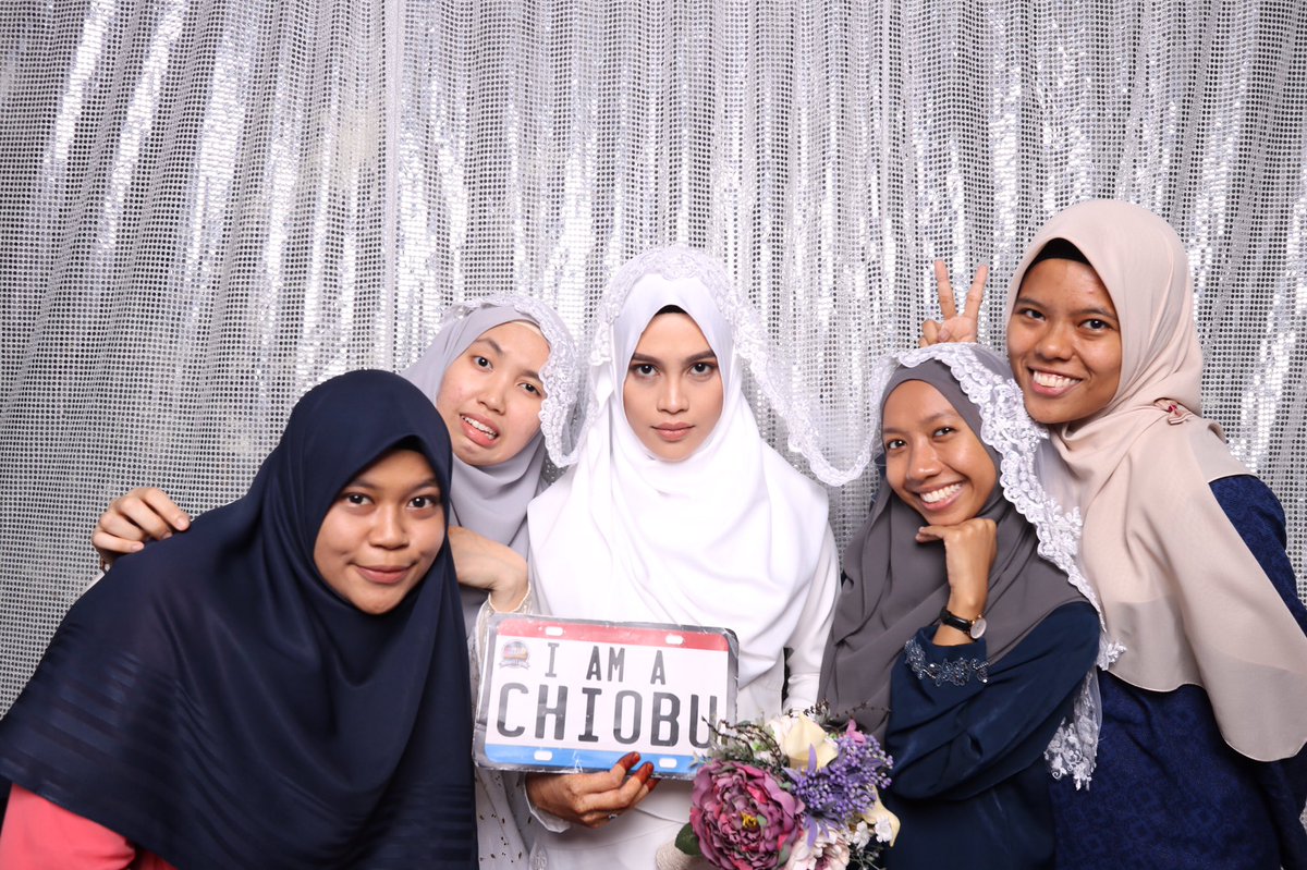 imthenextmegan's tweet photo. Absolutely in loooooove with this photobooth. Siapa kahwin next sila pakai pixclique hahahahaha. https://t.co/GfzSut3Ceb