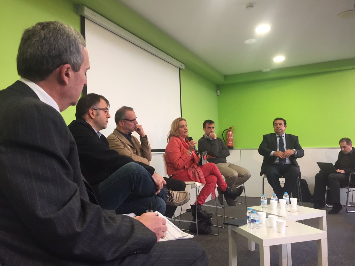 Ha comenzado el debate de la Jornada #innovación vasca en la movilidad e integración colaborativa <a href="/Bizkaired/">Bizkaired</a>