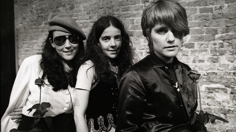 Vanishing_P's tweet photo. #MaggieRoche, quand la plume folk et caustique de The Roches harmonisait le #féminin https://t.co/3NGK1ZM1Jo #TheRoches #Folk #NewJersey https://t.co/NsajzTZyB8
