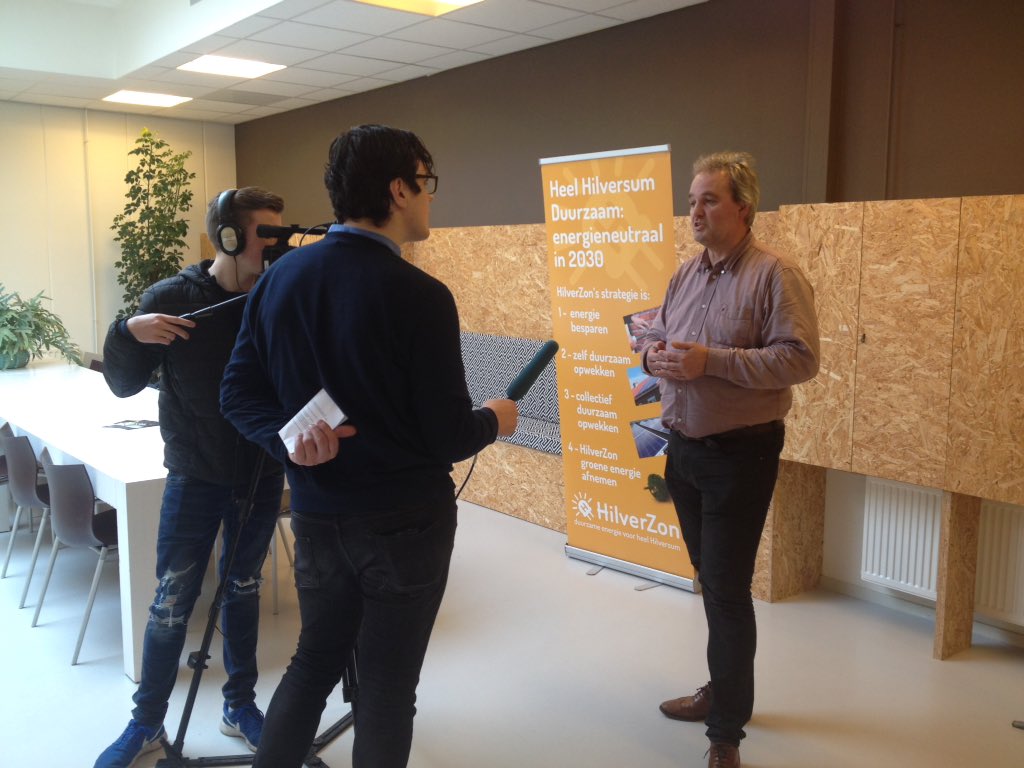 HilverZon's tweet photo. Opnamen @rti_hilversum bij #hilverzon: vanavond uitnodiging #energiecafe 1-2 met @marjanminnesma van @urgenda op zender @GemeenteHsum https://t.co/6T2LfQVPiI