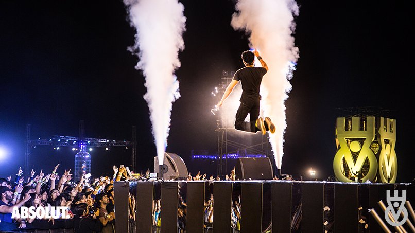 EVCIndia's tweet photo. That moment when @FarhanLiveBand was high up in the valley!
#AEVC2016 https://t.co/Zxl8H9acSh