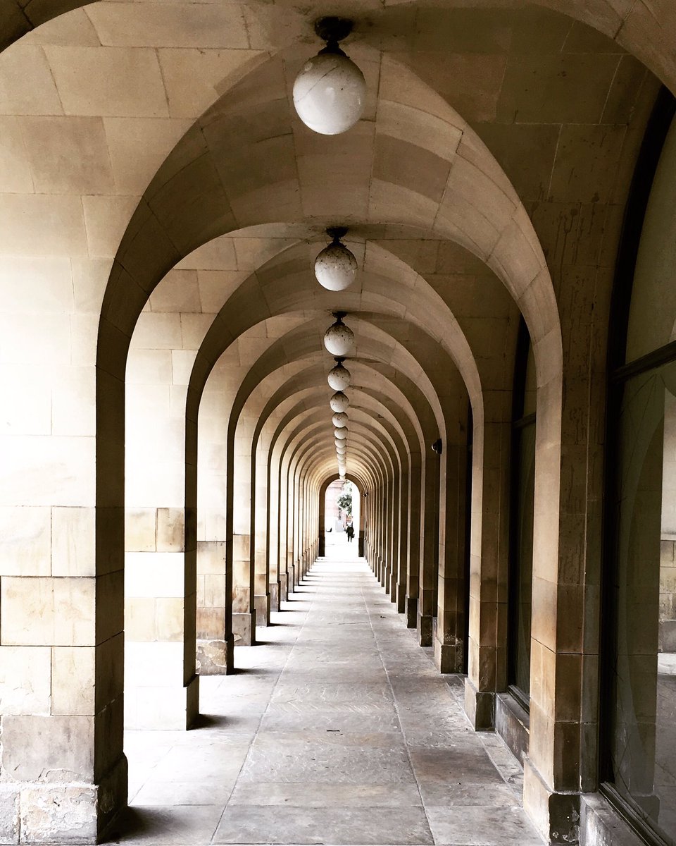 BeautifulMCR's tweet photo. Symmetry

#manchester #mcr #welovemcr #visitmcr #beautifulmcr #beautifulmanchester #symmetry #architecture https://t.co/oGPjPAPZRE
