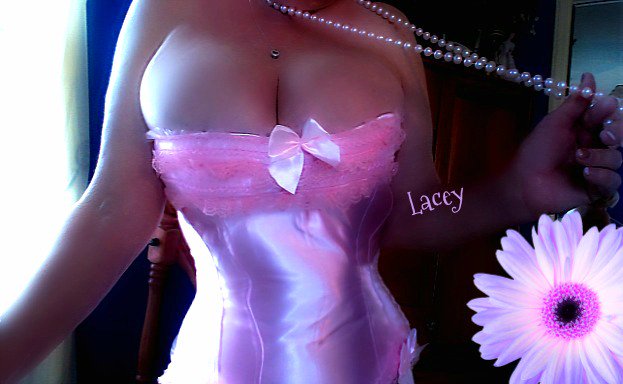 2 pic. You get 2 sexy pics in one~I love my sexy #Corset bet you do too~#MirrorReflections #CountryAngel