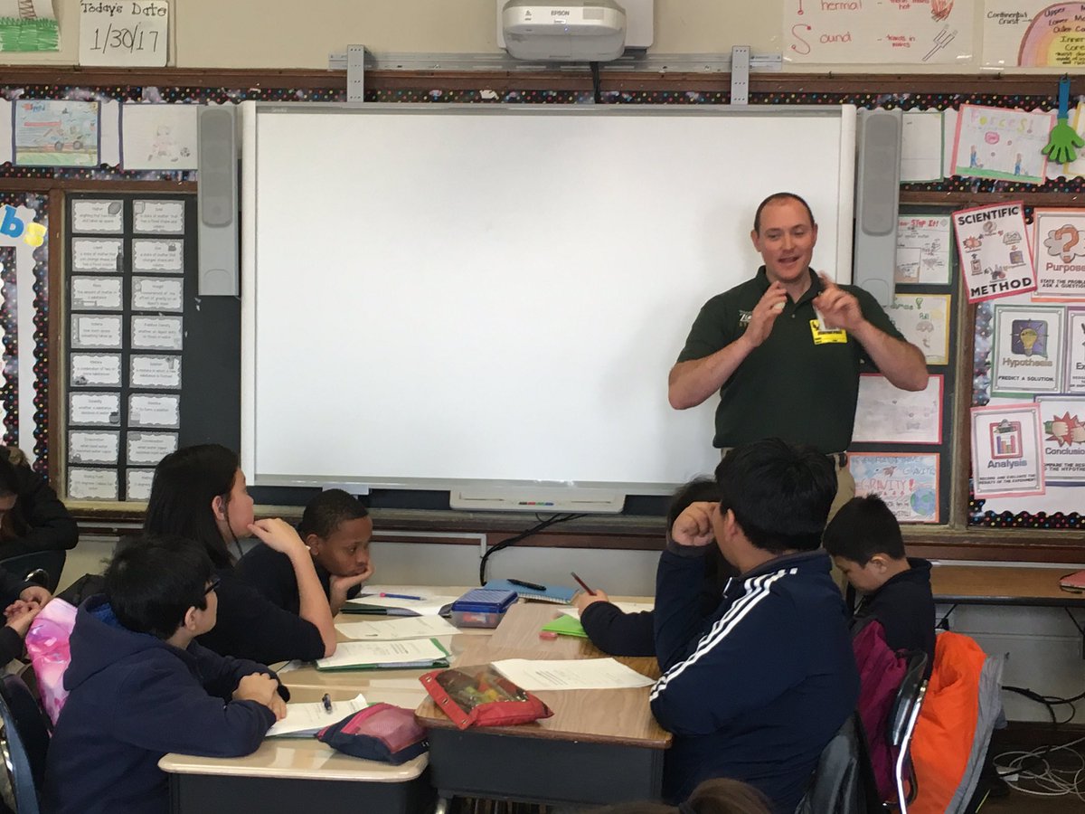 PamNID's tweet photo. 2) Animal curator Ian Gereg visits two classes today and answers about a thousand questions. Thanks @phillyzoo friends! https://t.co/CWuq5wdkBJ