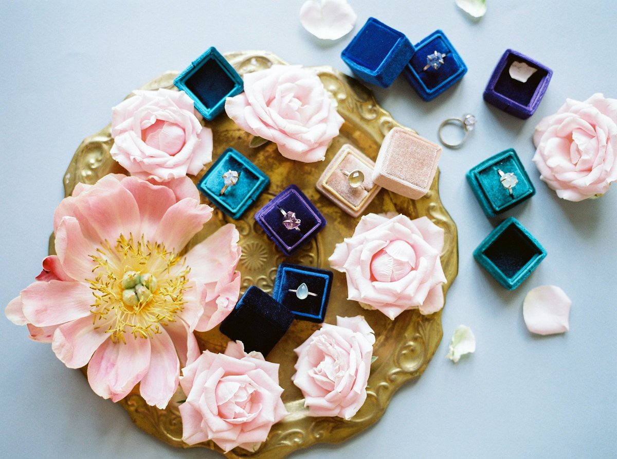 ashley_hawks's tweet photo. Loving our new @theforeverbride vendor! Perfect gift for Valentine's Day! https://t.co/NLICPPKapB https://t.co/9Y8ukOzwvy