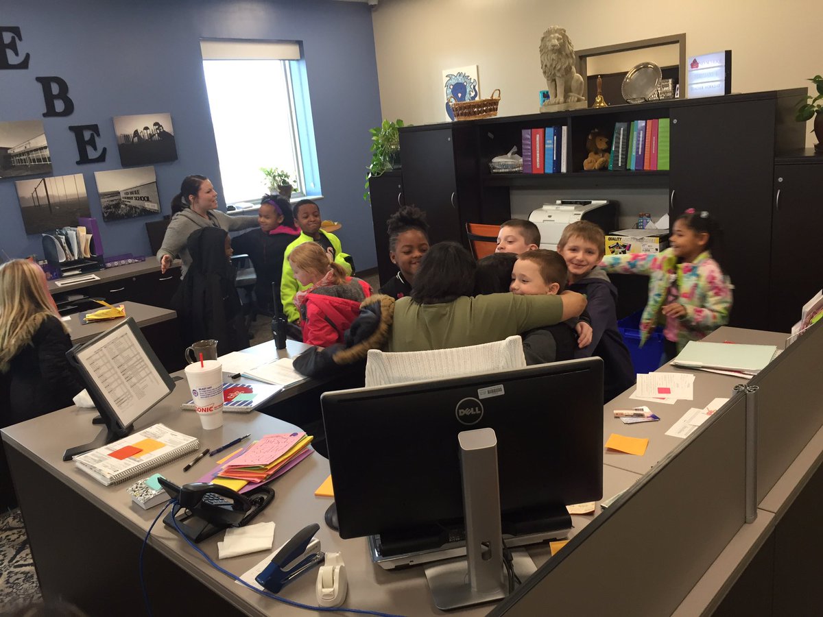 KSchultzSPE's tweet photo. We always feel the love from Ms Crystal and Ms Ashley! Thanks for all you do! #BattleLoves https://t.co/mOWoMM4VlE
