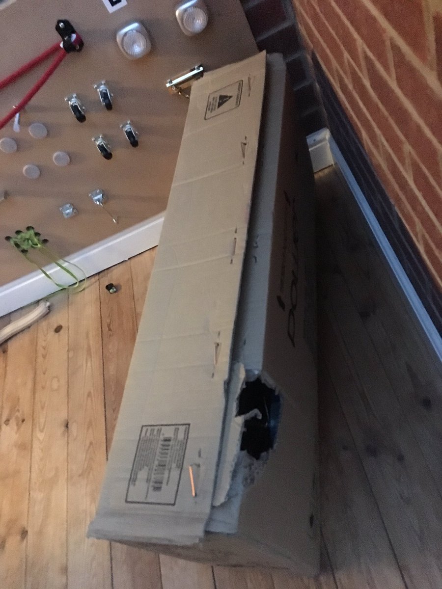 SeagerChris's tweet photo. @parcelforce had this delivered today in this state. Birthday surprise ruined! #nothappy https://t.co/HdibfCtK5k