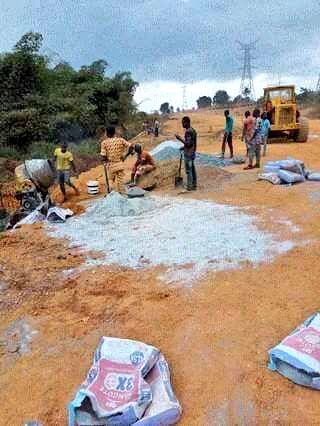 alabiwale29's tweet image. Work commences on Uni Osun Road. You can&apos;t imagine the economic importance of this road whenever it&apos;s completed.
Kudos to @raufaregbesola