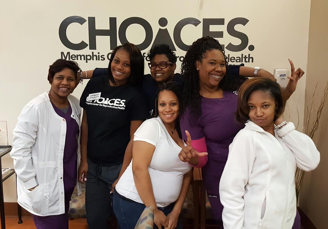 choices_clinics's tweet photo. When your team is this adorable, you have to end meetings with a group picture! #TeamCHOICES #cuties https://t.co/osBqNWK51u