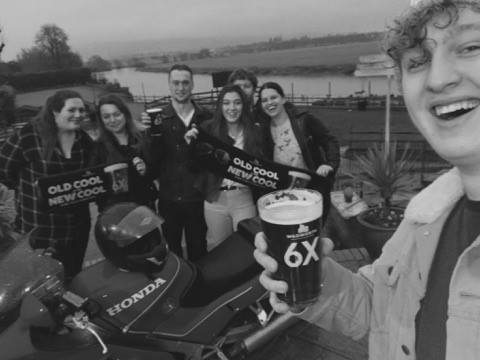 #6Xselfie join team fleet in taking a #6Xselfie &amp; win beer for a year #raining #riverview #oldcool is the #newcool #wadworth