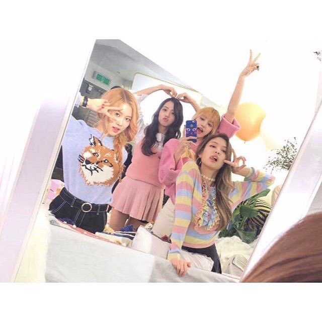 BLACKPINK12____'s tweet photo. ✔ぶるぴん垢
✔Lisaよりのallペン

#BLACKPINK好きな人と繋がりたい 
#BLACKPINK好きな人RT 
#RTしてくれたらフォローします https://t.co/X7LqLbZc5v