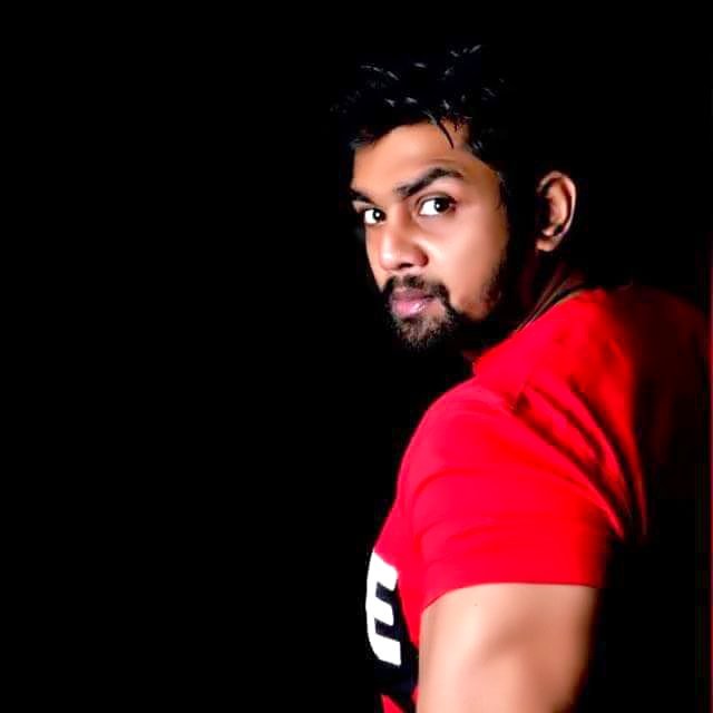 ShekarTeamDS's tweet photo. My #BOSS
#ACTION_PRINCE #DHRUVA_ANNA😄😀☺
Coming_soon #Bharjari_movie 👈 👌 👊
Jai hanuman☺ https://t.co/7DyObHRGgp