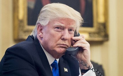 Trump S Neck Tuck Trumpsnecktuck Twitter