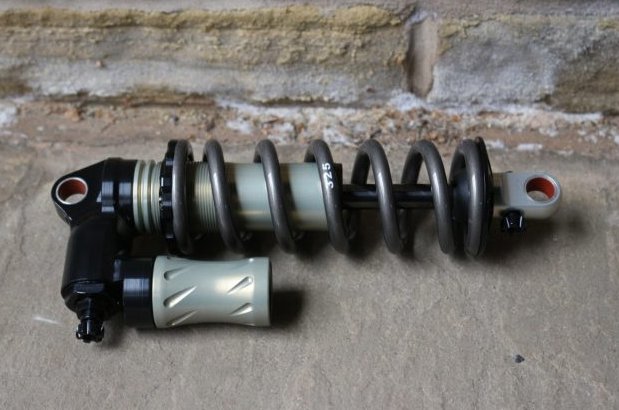 singletrackmag's tweet photo. First Look: Fast Suspension Holy Grail Shock @FASTSUSPENSION #fastsuspension #mtb #suspension
https://t.co/W16mB4WbYH https://t.co/CxHdySvExe