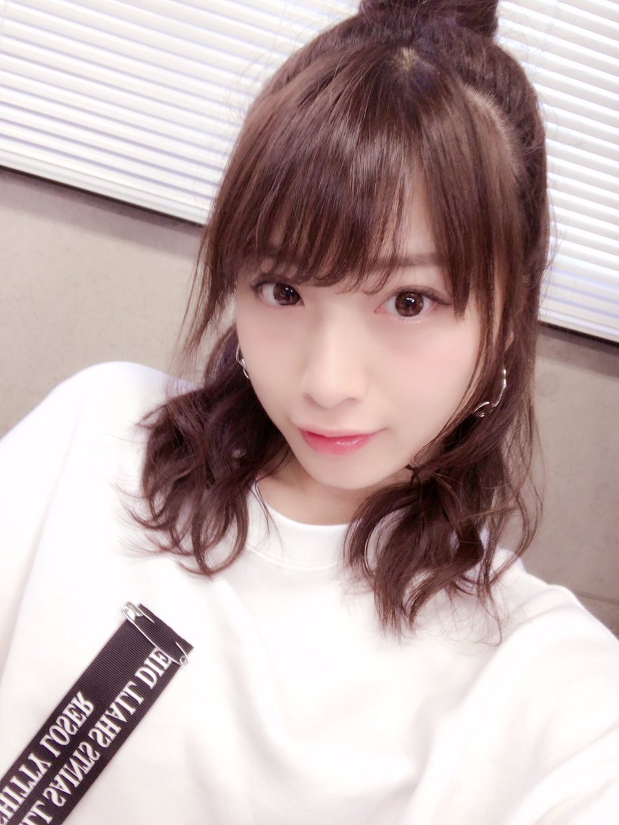 りこぴん 永井理子 A Twitter ご報告 2 24 25 26に私自身初めての舞台 そして初主演を務めさせていただくことになりました 今は稽古の真っ最中です 一つ一つ学んでいき 皆さんと全力で頑張ります チケットや舞台の内容はhpをご覧ください