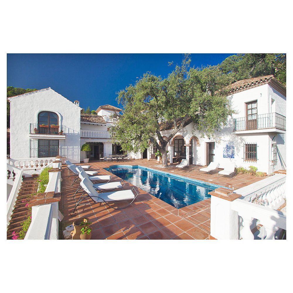 knightfrank's tweet photo. This Andalusian style #villa for sale in El Madronal, blends in perfectly with it's surroundings: https://t.co/KduCoA5qv7 @KFInternational https://t.co/kWVQh43YKU