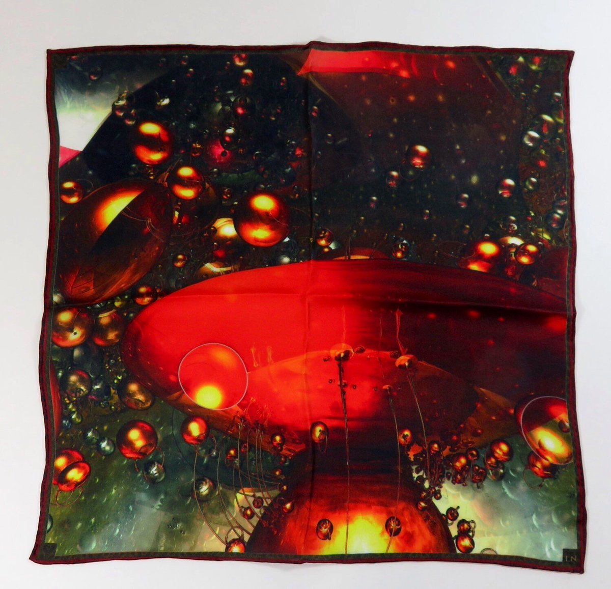 scarvesbyellen's tweet photo. Men's Silk Satin Pocket Square, "The Big Dish I", a 3D Fractal design… https://t.co/AQ6QkJyVLx #Etsy #FractalDesigns https://t.co/l6kJmmtHma