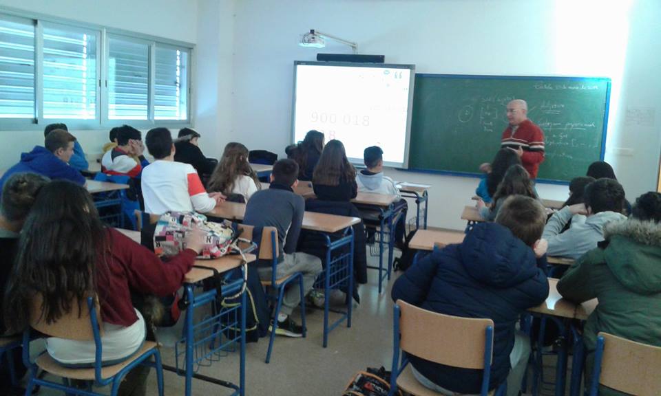 piensayconecta's tweet photo. Sesión de #ciberseguridad @piensayconecta con menores de del #IESZoco En #Córdoba de la mano de @Malbames #Cibervoluntarios #Seguridad #TIC https://t.co/2eE5hqUb61