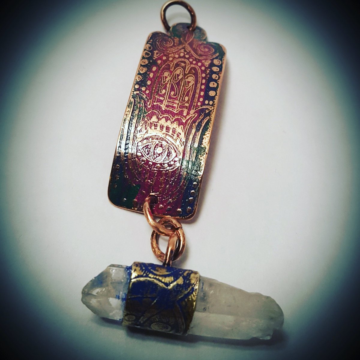 Melanie260198's tweet photo. Pretty copper necklaces https://t.co/Ww0gQKpGBi #handmade #copper #etsylove #cosmicscene #cresentmoon #lotusflower #hamsahand https://t.co/LhsHRc3ZQl