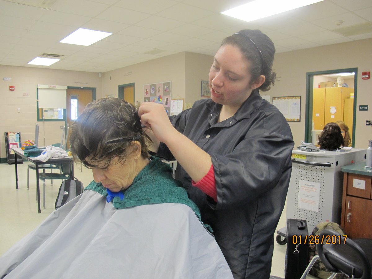 mbeswick1's tweet photo. Haircutting in cosmetology....

#GVEPRIDE https://t.co/igwpo5XZE0