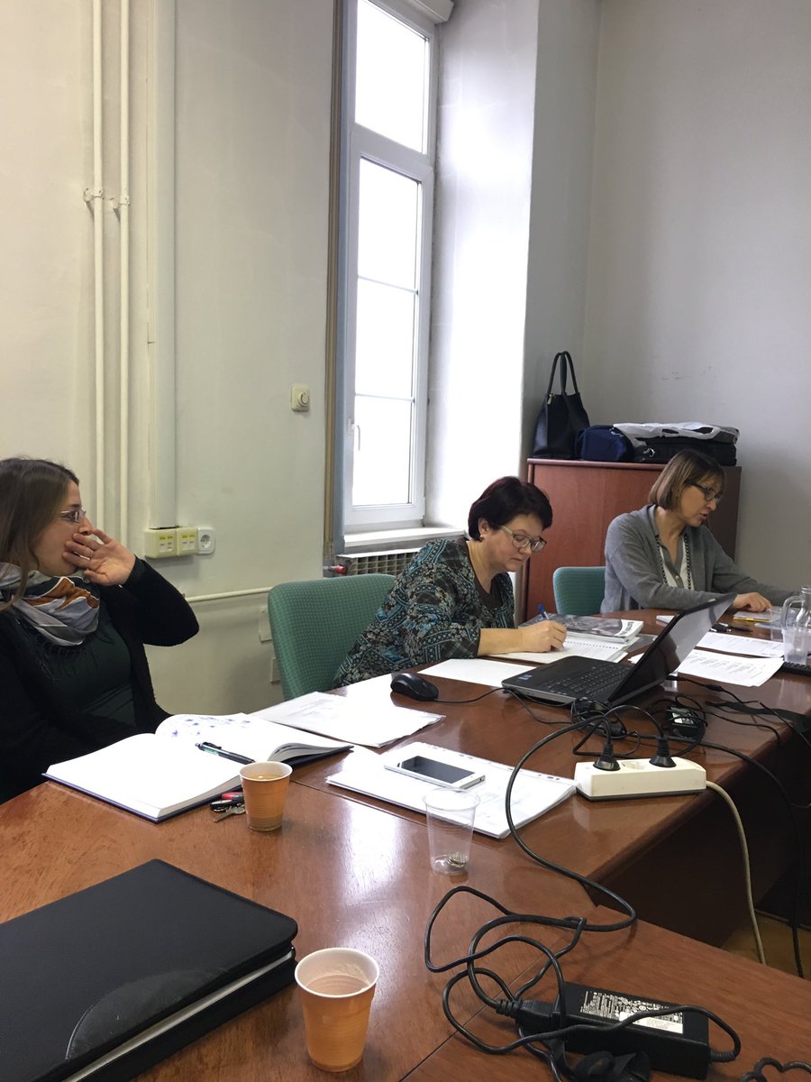 razrednipouk's tweet photo. Uredniški odbor revije Razredni pouk. A je čas za bolj mikavno obliko revije? @zrss_si @DMojca #RazredniPouk @NinNov1 @VesnaVri @alteregona https://t.co/a1p8qQnTYo