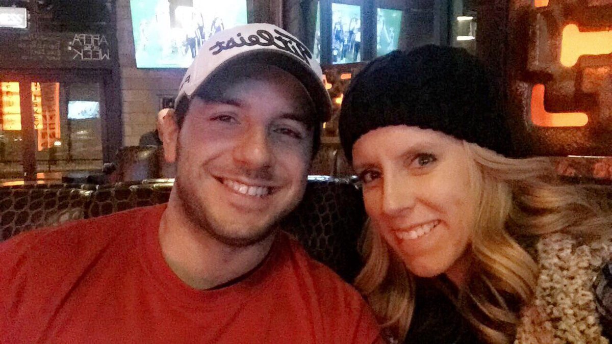 MeganHardwick1's tweet photo. @rodryanshow #selfieforsuperbowl We are ready!! #SuperBowl2017 https://t.co/KykUanyiry
