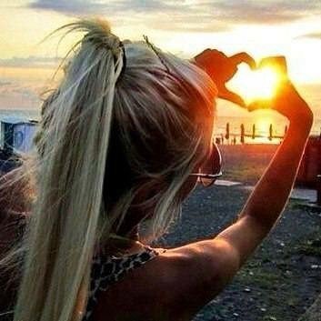 HrgDirectory's tweet photo. Capturing beautiful moments in  Hurghada ☀️ #HurghadaDirectory #Hurghada #Elgouna #elgouna… https://t.co/CzNSiXS7tC https://t.co/KhSFlG84xp