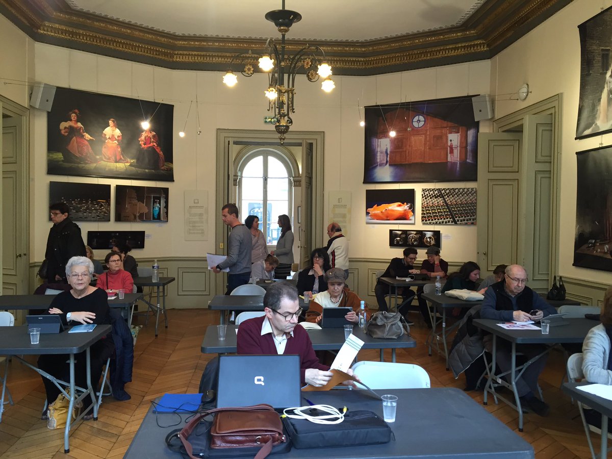Mairie9Paris's tweet photo. Grâce à @Geekzie_IT les seniors du 9e seront bientôt tous connectés ! Cc @dburkli #atelierinformatique #bienvieillirdansle9 #paris9 https://t.co/J1Q6pa5TTO
