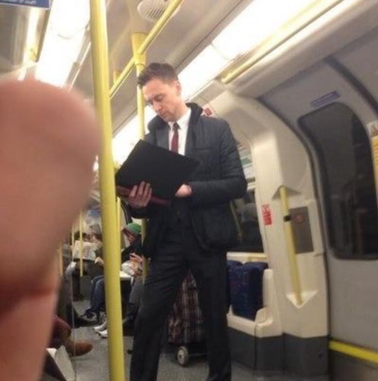 CAPTAlNERD's tweet photo. i'm moving to london tomorrow https://t.co/TnJAYzctZN