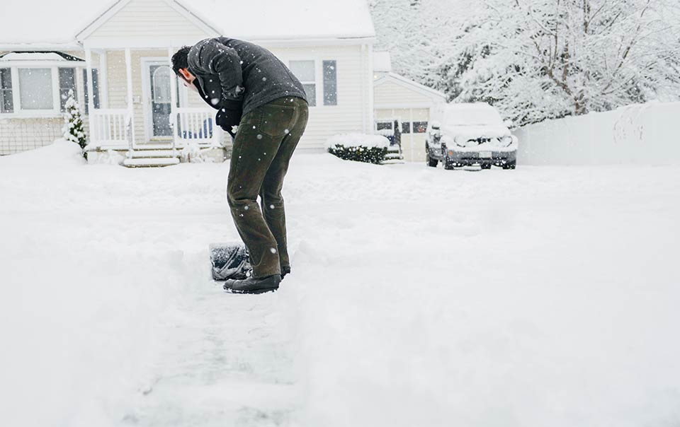 FergusonMcGuire's tweet photo. With snow in the forecast, check out these snow shoveling tips from @Travelers. https://t.co/nLlroFlAzP https://t.co/LM2R6kKrPZ