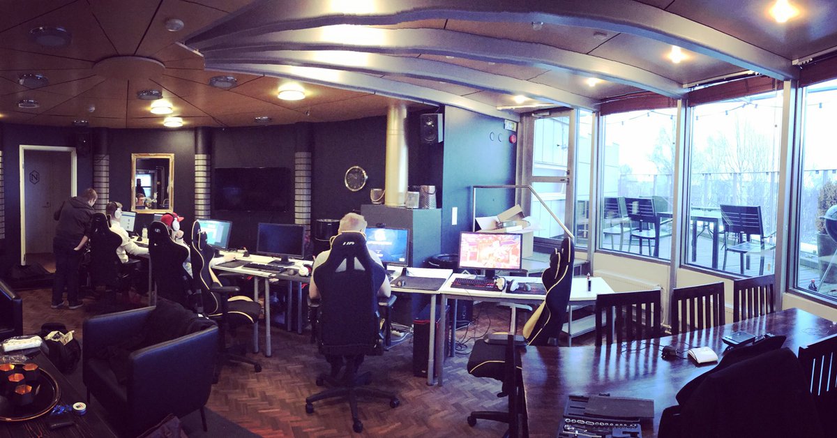 hredsofficial's tweet photo. The Helsinki REDS' training camp starts now! #hREDS #Overwatch #TheRoof #AssemblyWinter2017 #ASMW17 #roofcamp https://t.co/pWk0oWEa8V