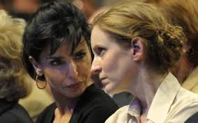 thierrydu12's tweet photo. Hey, connasse, tu vois ce que tu m'as obligée à faire avec tes conneries.. #DatiDanielle #PénélopeGate https://t.co/91Peqe1roi