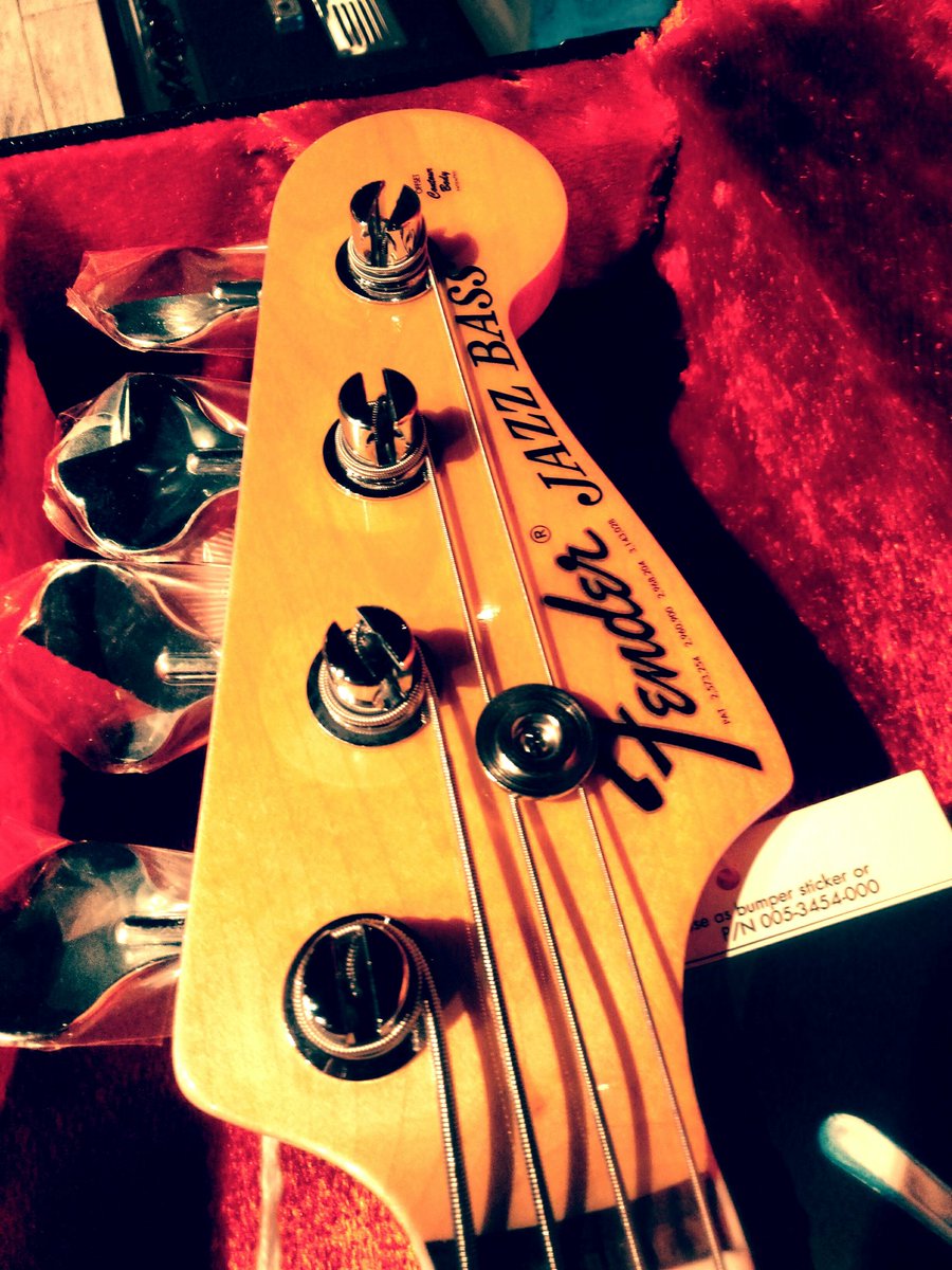 myscustomshop's tweet photo. #jazzbass #american #vintage '74. https://t.co/A0pXqQ2cEK