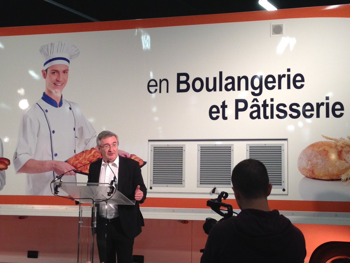 Une unité mobile de formation à découvrir <a href="/saveurs_metiers/">Saveurs & Métiers</a> inaugurée par le ministre Collin