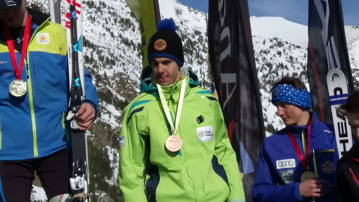 FAEAndorra's tweet photo. 2a jornada del trofeu @BORRUFA1 amb 3r lloc de Xavier Cornella en el gegant U16 i 5a plaça d'Iria Medina en l'eslàlom U14. @Vallnord https://t.co/lYkuBS318C